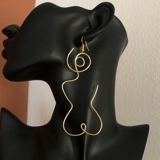 Boucles d’oreilles cuivre hypoallergénique “Femme Essence” – Symbole de féminité et de force – Image 2